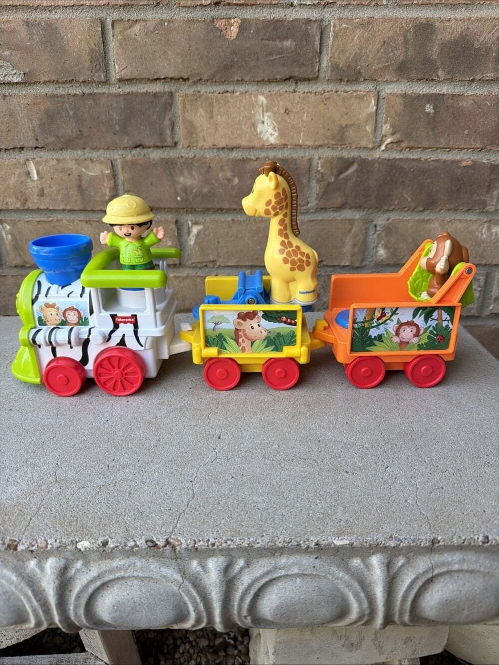 VTG Fisher Price 2001 Little People Musical Zoo Train W/3 Figures, WORKS